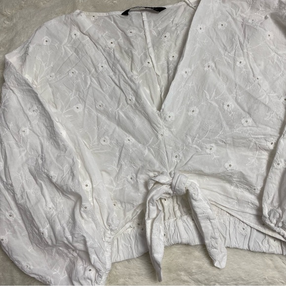 Zara White Eyelet Cropped Tie Front Top - Picture 2 of 5